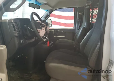 2021 GMC Savana G2500 из США, поврежденный, VIN 1GTW7AF78M1213133